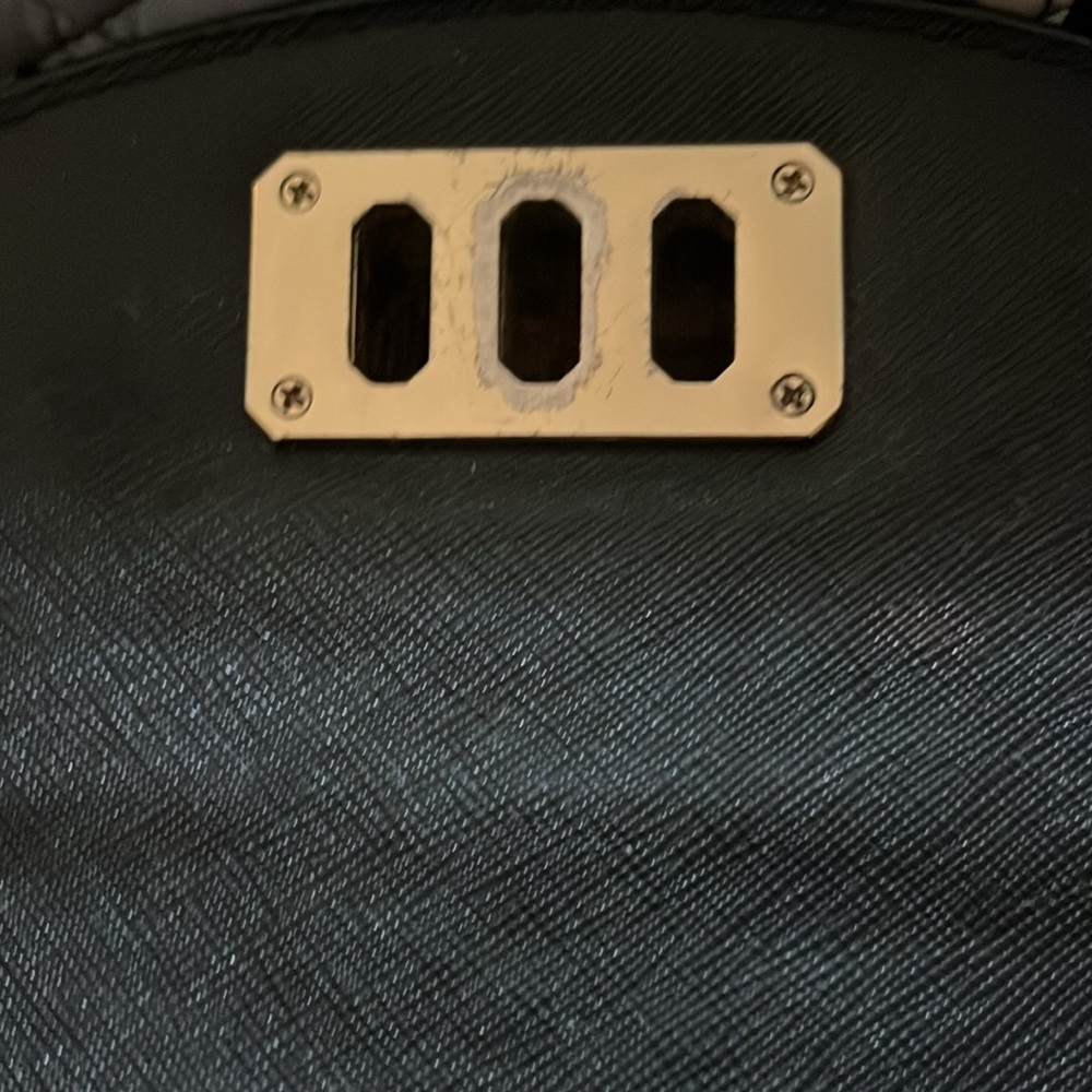 Michael Kors Karson leather organizing purse/wallet/clutch w/adjustable strap - Picture 5 of 16